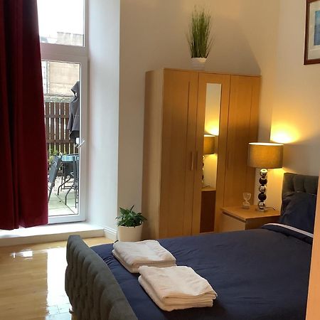 Ground Floor Apartment With Garden Глазгоу Екстериор снимка