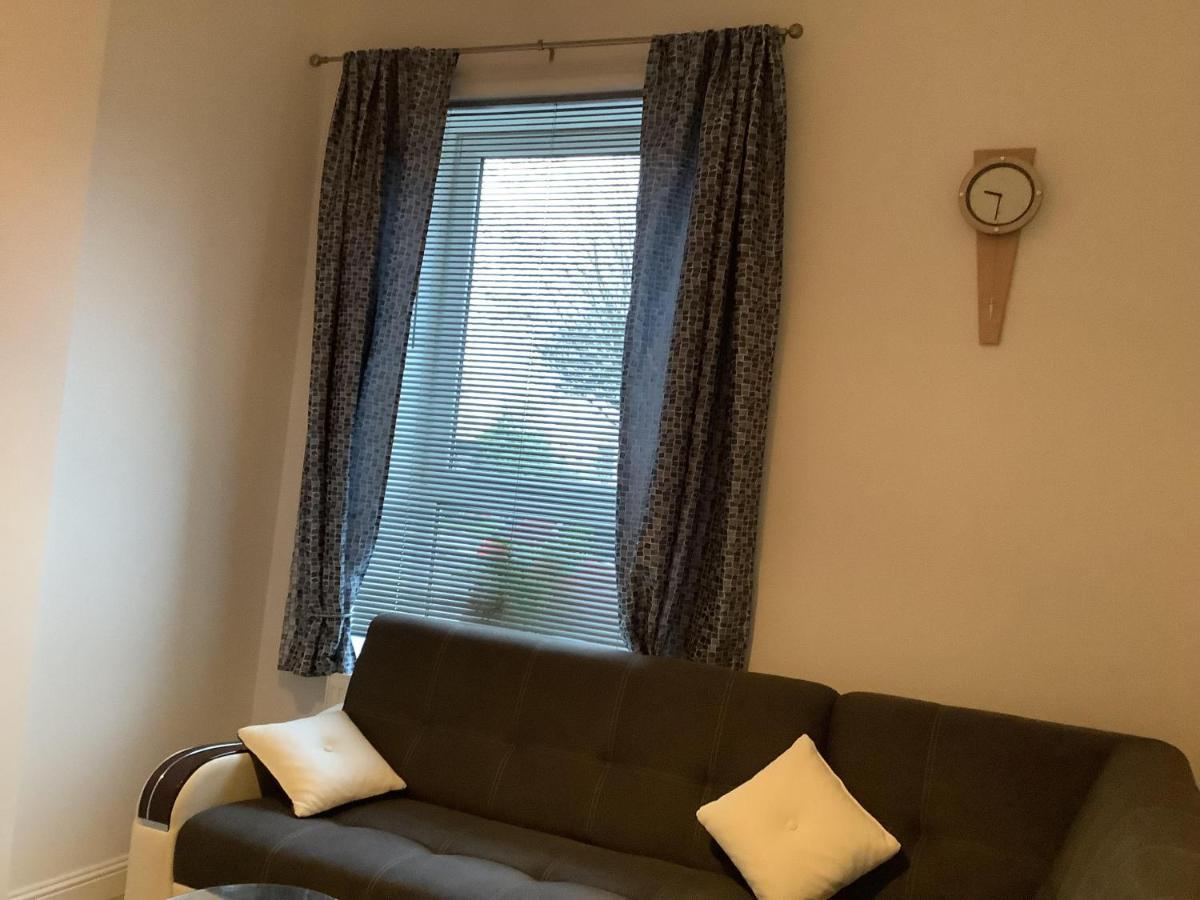 Ground Floor Apartment With Garden Глазгоу Екстериор снимка