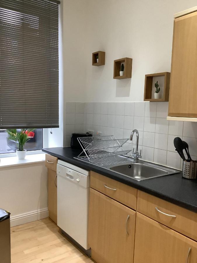 Ground Floor Apartment With Garden Глазгоу Екстериор снимка