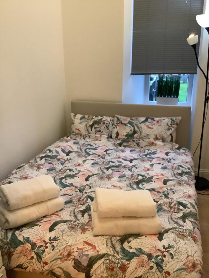 Ground Floor Apartment With Garden Глазгоу Екстериор снимка