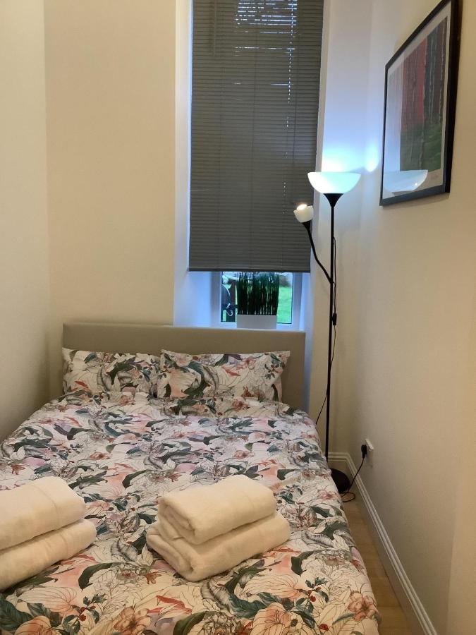 Ground Floor Apartment With Garden Глазгоу Екстериор снимка