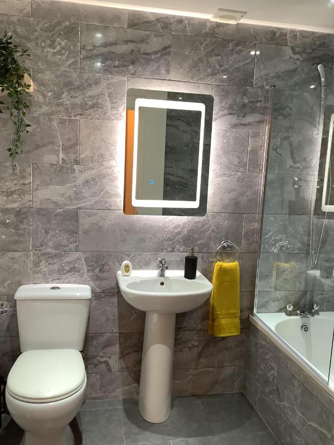 Ground Floor Apartment With Garden Глазгоу Екстериор снимка