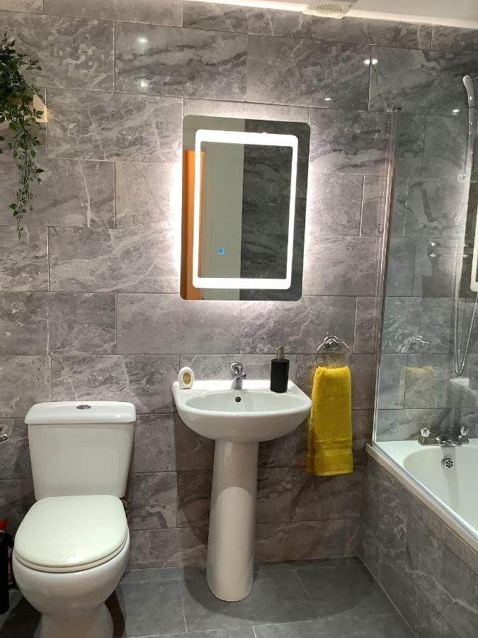 Ground Floor Apartment With Garden Глазгоу Екстериор снимка