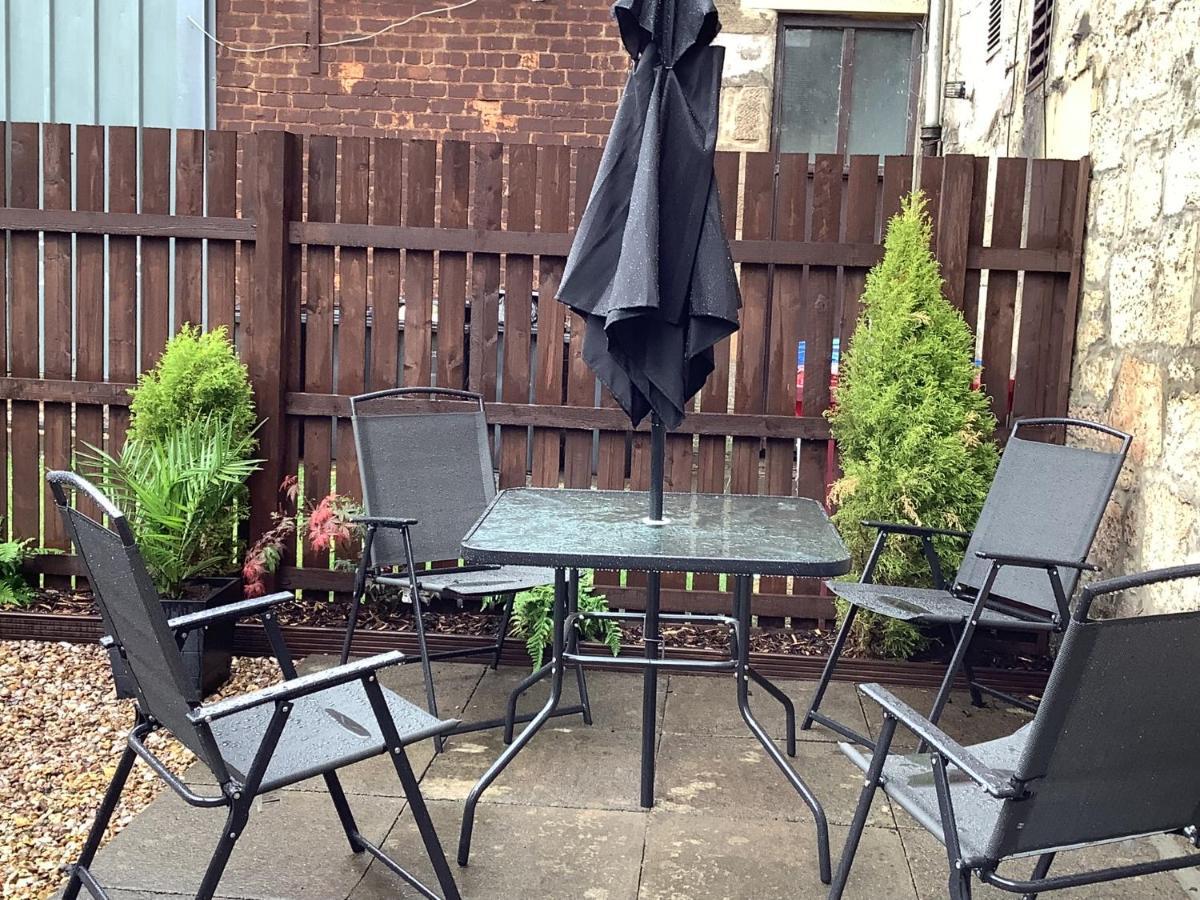 Ground Floor Apartment With Garden Глазгоу Екстериор снимка