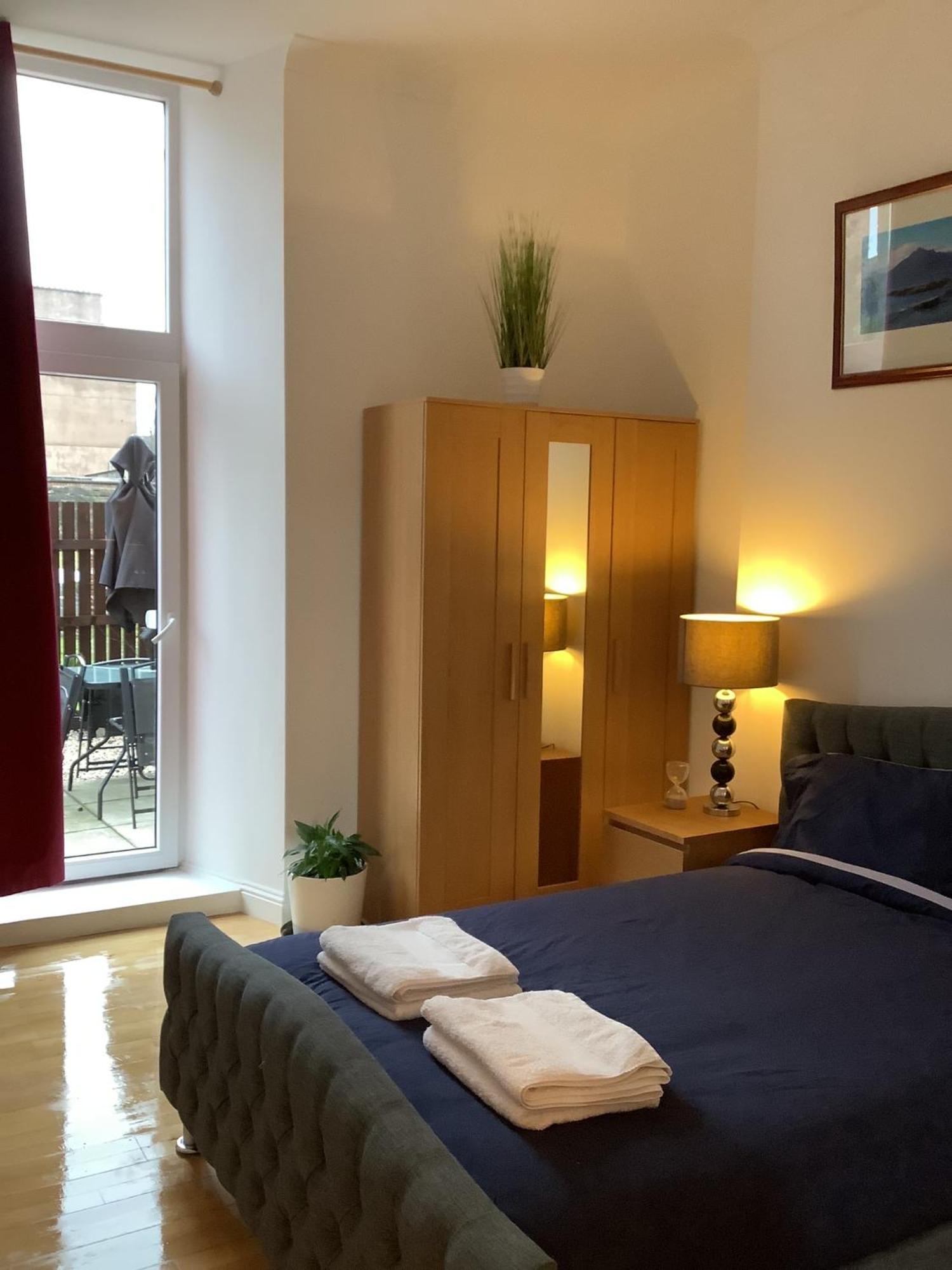 Ground Floor Apartment With Garden Глазгоу Екстериор снимка