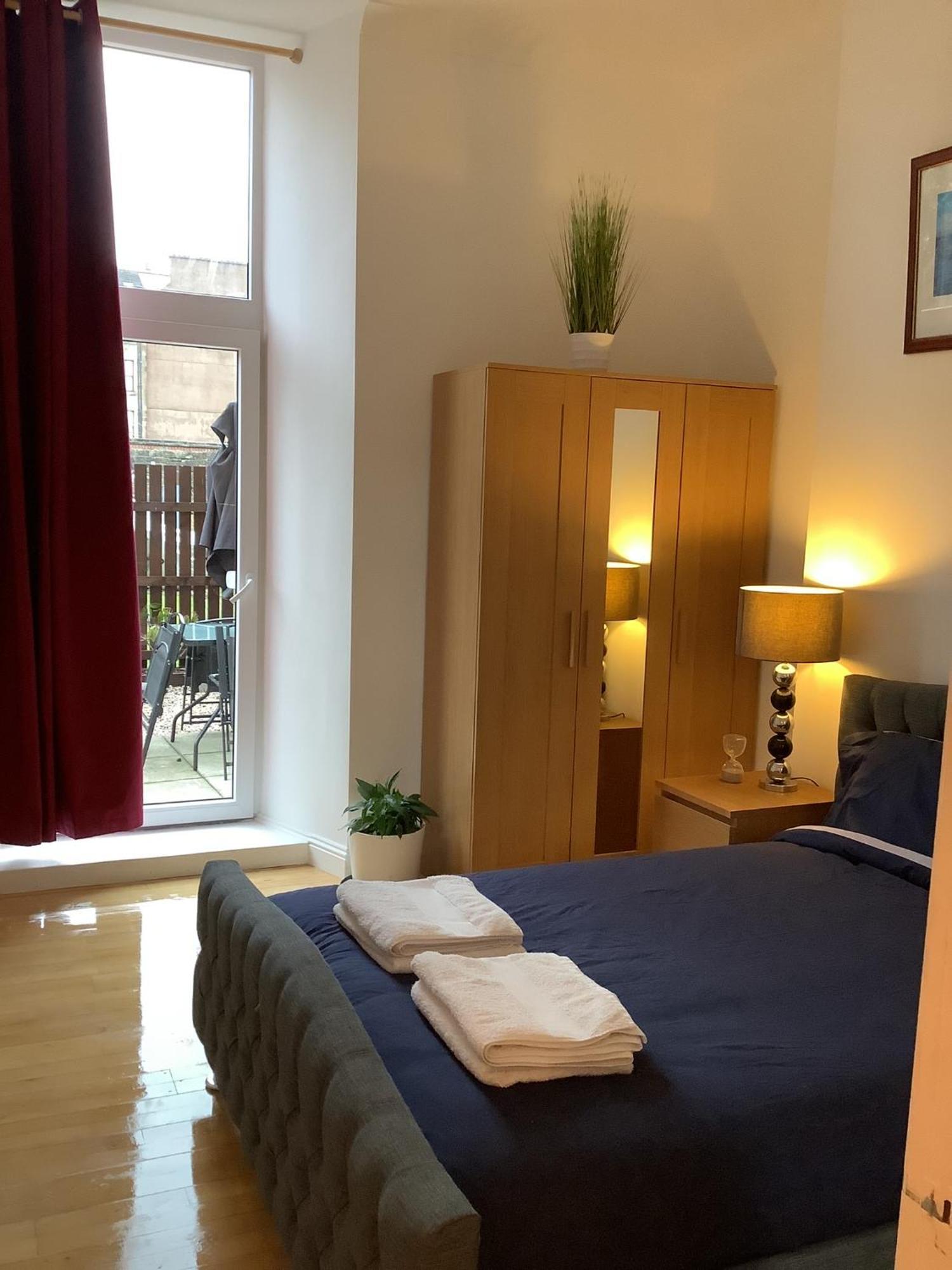 Ground Floor Apartment With Garden Глазгоу Екстериор снимка